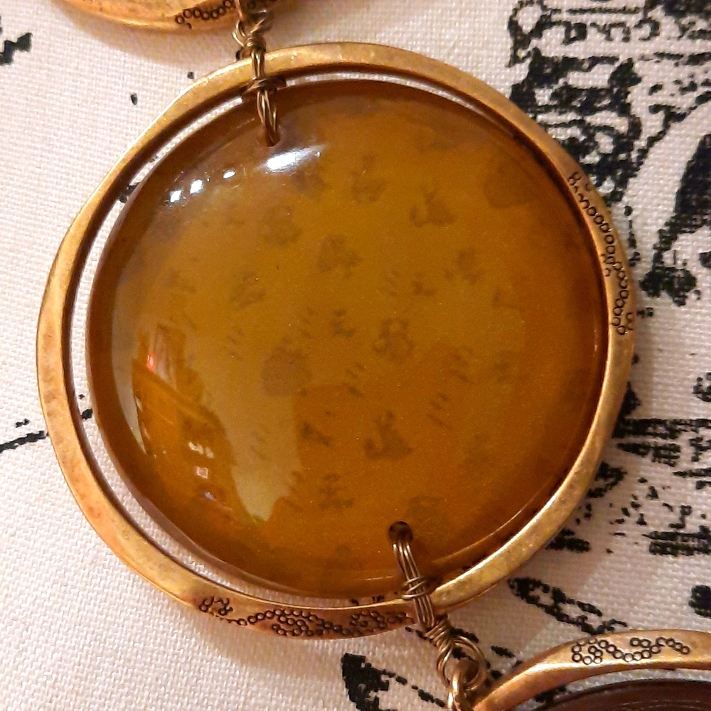 🌼Gorgeous Statement Necklace ❤️ - Picture 3 of 5